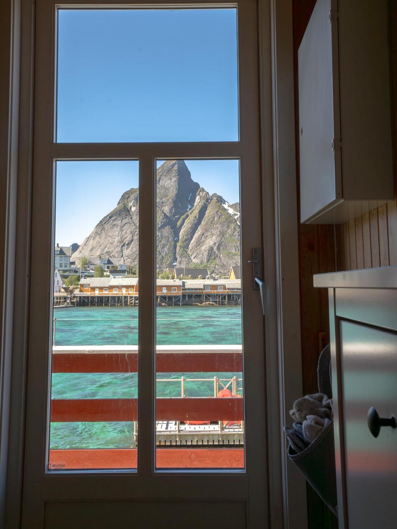 Rostad Retro Rorbuer Reine Exteriör bild